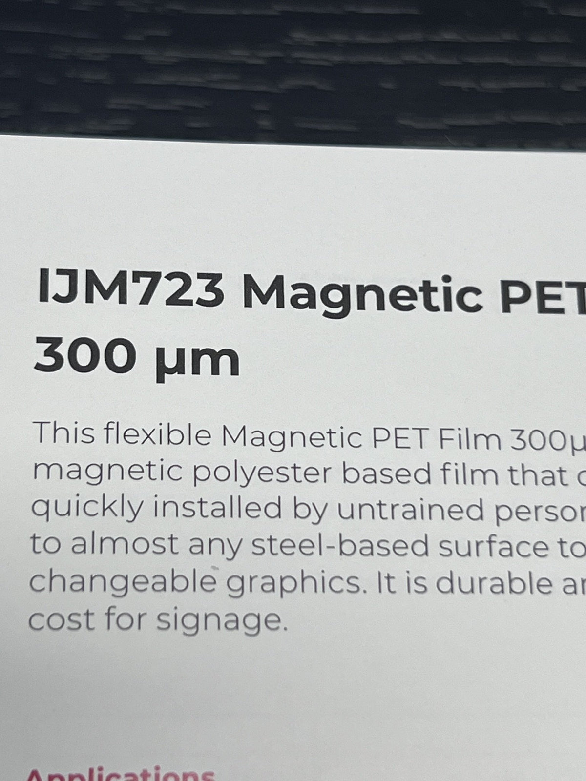 Film magnetico stampabile PET 300 µm in rotolo – Canon IJM723 Magnetic PET Film – fronte