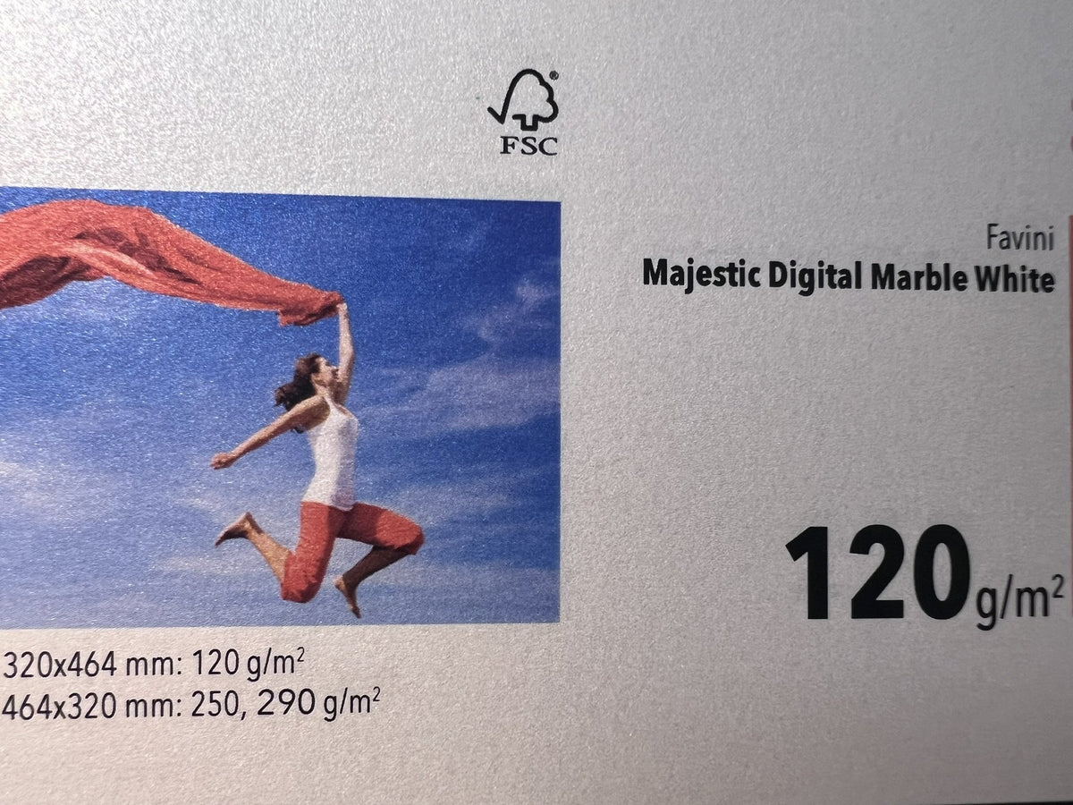 Favini Majestic Digital Marble White 120 g/m² – fronte